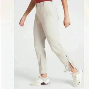 Athleta‎ belted Trekkie pants 6
